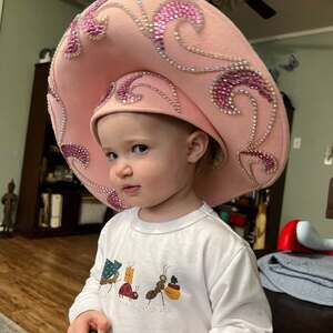 Meet your Posher, Leslie